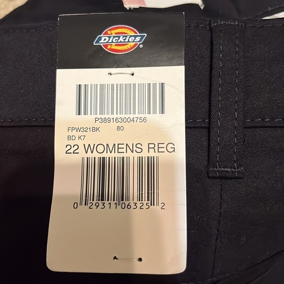 NWT Dickies Women's Plus-Size Relaxed Straight Stretch Twill Pant  size 22 black - Picture 4 of 5